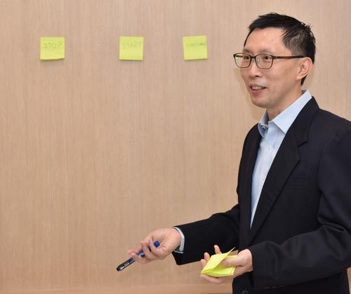Facilitator conducting a session.